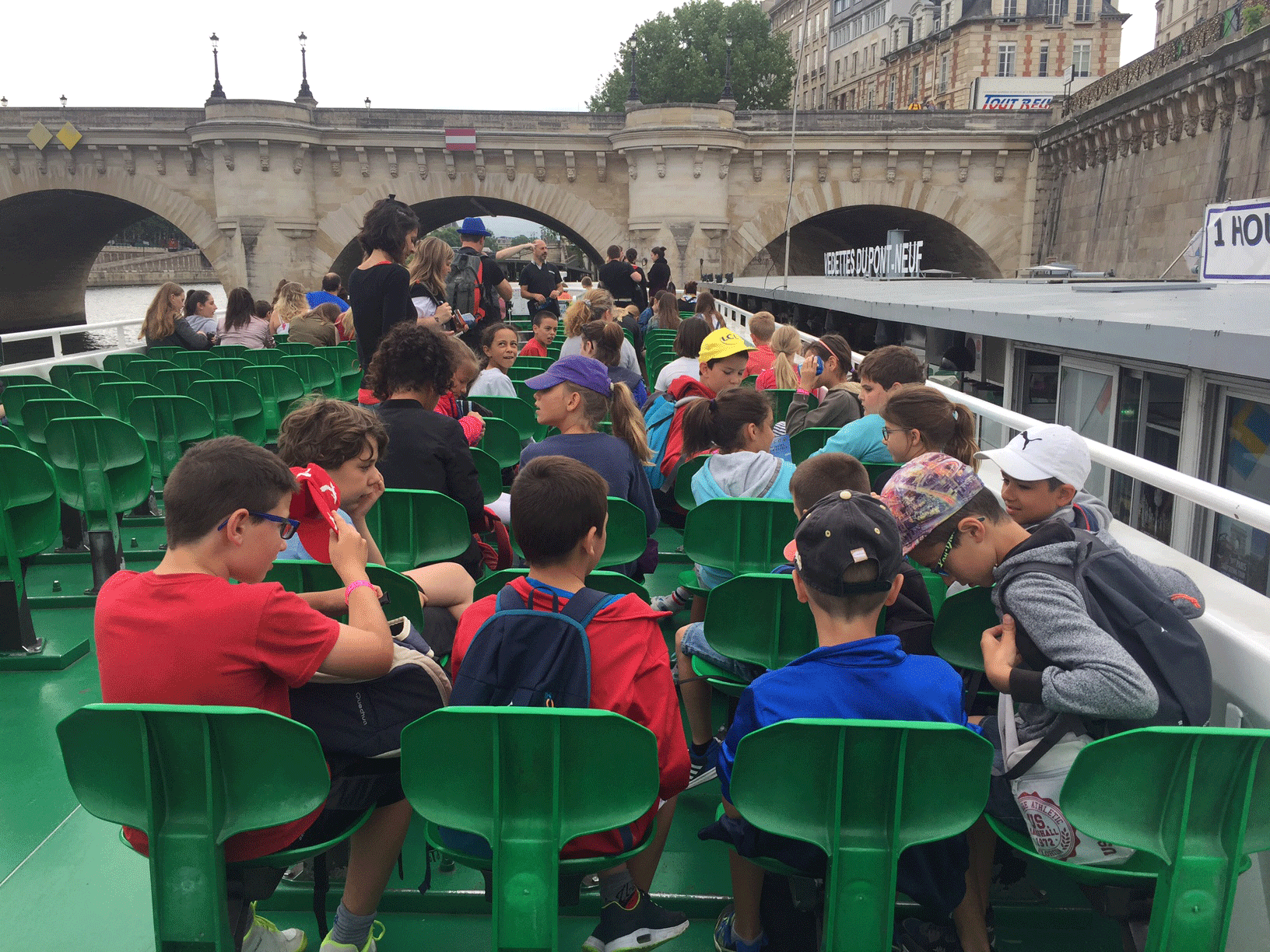 Dans le bateau mouches - Classe découverte Paris