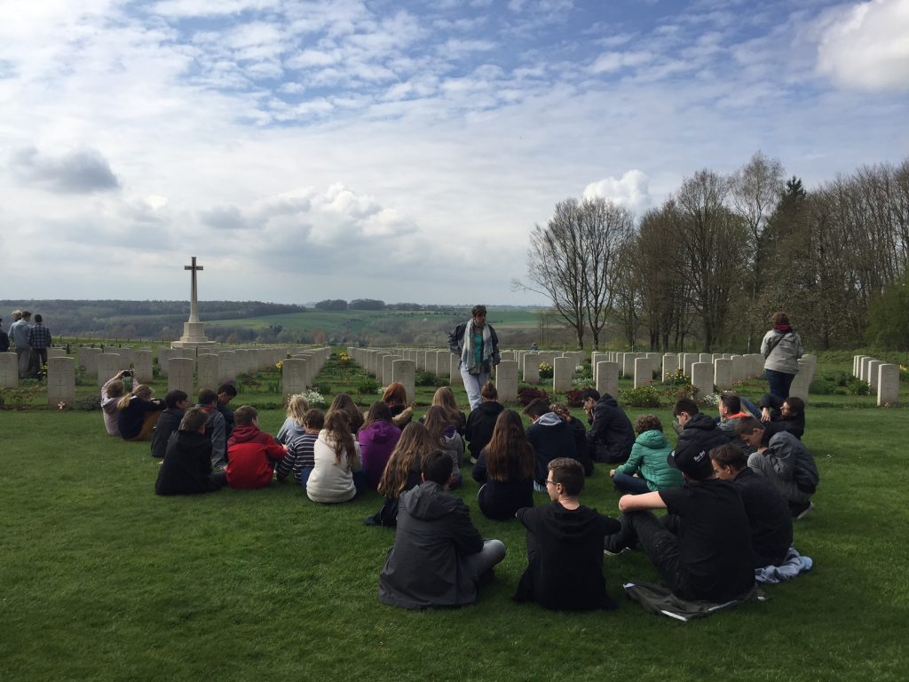 Cimetière Franco-Britannique à Thieval - Classe découverte Grande Guerre