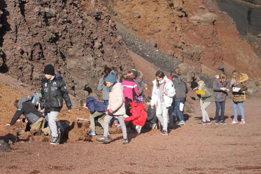 Enquete au Volcan de Lemptégy - Classe découverte Volcans