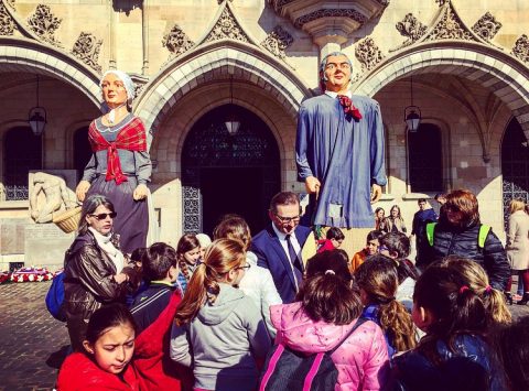 Les géants et Mr le Maire - Classe découverte Hauts de France