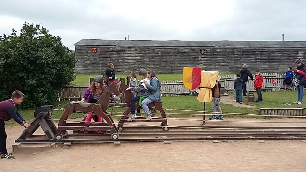 TIFFAUGES - Jeux médiévaux - Classe découverte Puy du Fou