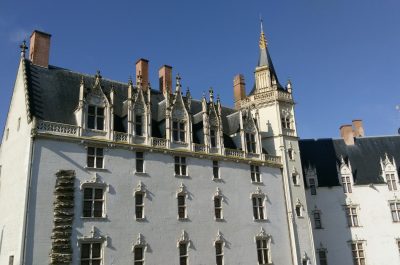 CHATEAU DES DUCS - vue de la cour 2